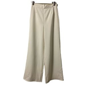 Boohoo white wide leg pants size 6
